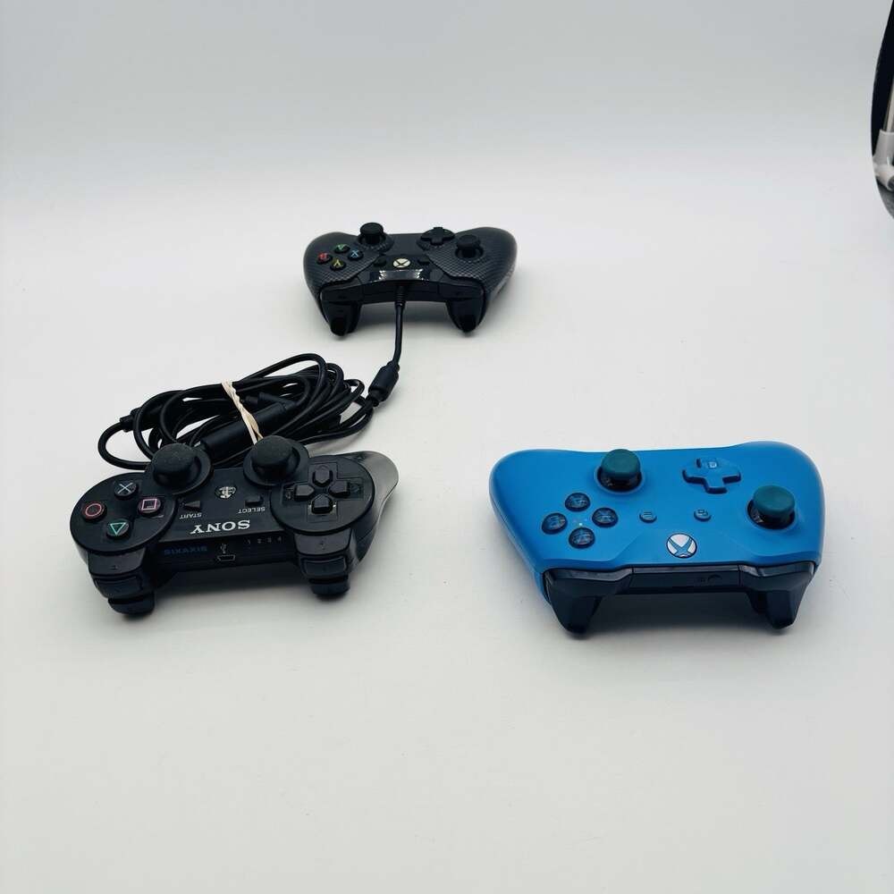 Three Controllers Xbox 360, Xbox One, And PS2 Untested - Picture 10 of 12